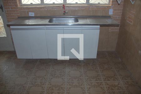 Casa para alugar com 54m², 2 quartos e 3 vagas Casa para alugar com 54m², 2 quartos e 3 vagasCozinha