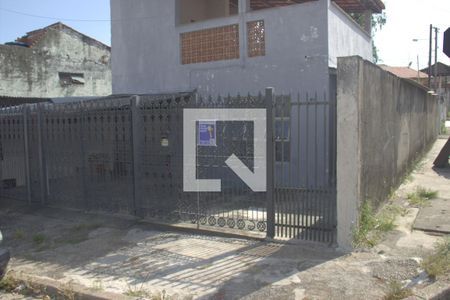 Casa para alugar com 54m², 2 quartos e 3 vagas Casa para alugar com 54m², 2 quartos e 3 vagasFachada