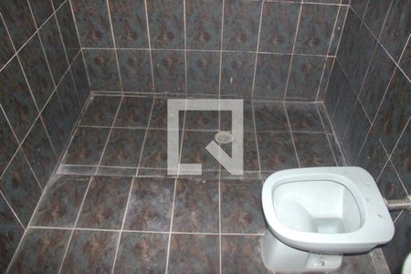 Casa para alugar com 54m², 2 quartos e 3 vagas Casa para alugar com 54m², 2 quartos e 3 vagasBanheiro
