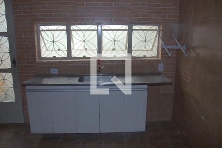Casa para alugar com 54m², 2 quartos e 3 vagas Casa para alugar com 54m², 2 quartos e 3 vagasCozinha