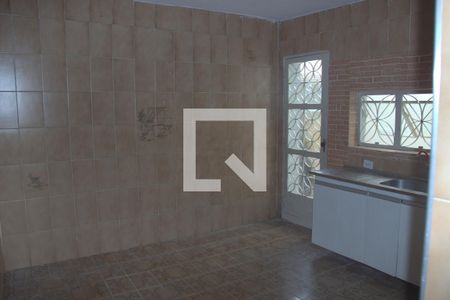 Casa para alugar com 54m², 2 quartos e 3 vagas Casa para alugar com 54m², 2 quartos e 3 vagasCozinha