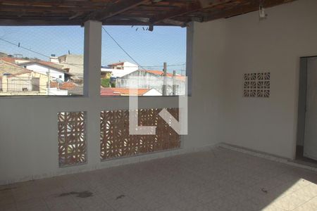 Casa para alugar com 54m², 2 quartos e 3 vagas Casa para alugar com 54m², 2 quartos e 3 vagasÁrea Externa