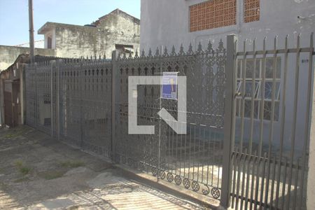 Casa para alugar com 54m², 2 quartos e 3 vagas Casa para alugar com 54m², 2 quartos e 3 vagasFachada