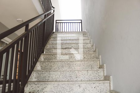 Apartamento à venda com 32m², 1 quarto e sem vagaEscada