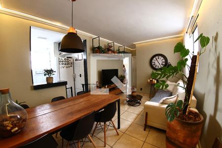 Sala de apartamento para alugar com 3 quartos, 68m² em Camargos, Belo Horizonte