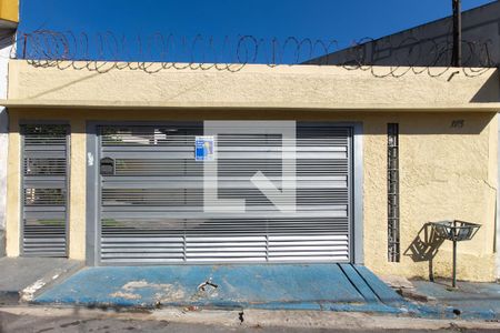 Casa para alugar com 150m², 2 quartos e 3 vagas Casa para alugar com 150m², 2 quartos e 3 vagasFachada
