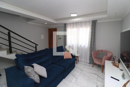 Sala de TV de casa de condomínio para alugar com 2 quartos, 160m² em Vila Granada, São Paulo