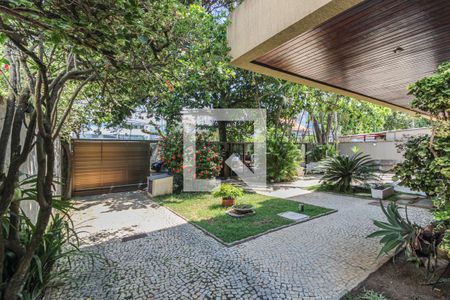 Apartamento à venda com 158m², 4 quartos e 2 vagas Apartamento à venda com 158m², 4 quartos e 2 vagasÁrea comum