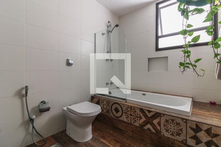 Apartamento à venda com 158m², 4 quartos e 2 vagas Apartamento à venda com 158m², 4 quartos e 2 vagasSuíte 1 - Banheiro