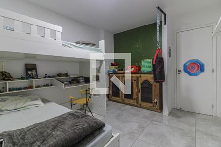 Apartamento à venda com 158m², 4 quartos e 2 vagas Apartamento à venda com 158m², 4 quartos e 2 vagasQuarto 2