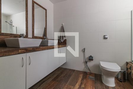 Apartamento à venda com 158m², 4 quartos e 2 vagas Apartamento à venda com 158m², 4 quartos e 2 vagasSuíte 1 - Banheiro