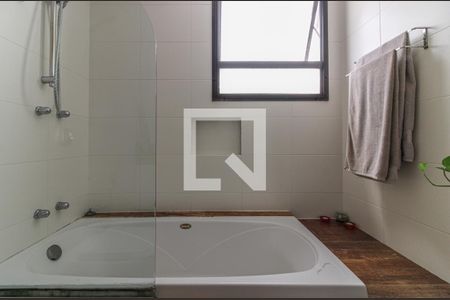 Apartamento à venda com 158m², 4 quartos e 2 vagas Apartamento à venda com 158m², 4 quartos e 2 vagasSuíte 1 - Banheiro