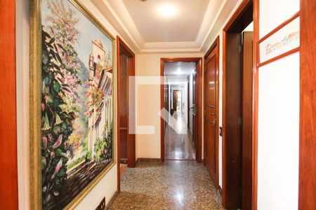 Corredor de apartamento para alugar com 3 quartos, 206m² em Vila Nova Conceição, São Paulo