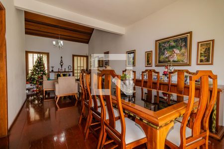 Sala de casa à venda com 4 quartos, 400m² em Nonoai, Porto Alegre