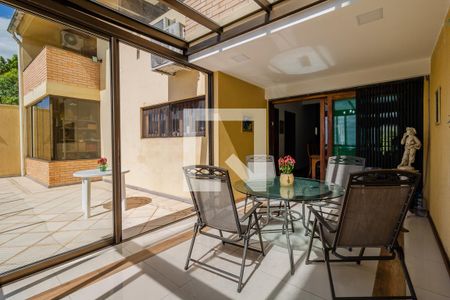Varanda de casa à venda com 4 quartos, 400m² em Nonoai, Porto Alegre