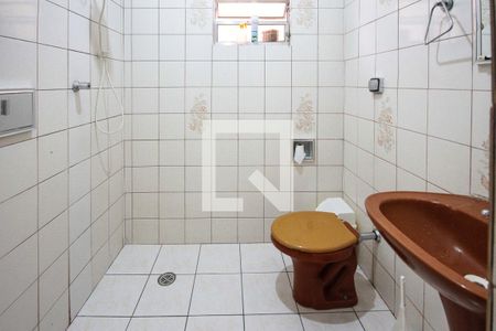 Banheiro de casa para alugar com 3 quartos, 125m² em Parque dos Bancarios, São Paulo