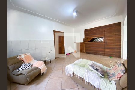 Sala de casa para alugar com 3 quartos, 243m² em Marechal Rondon, Canoas