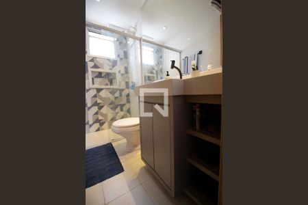 Apartamento para alugar com 65m², 2 quartos e 1 vaga Apartamento para alugar com 65m², 2 quartos e 1 vagaBanheiro da suíte