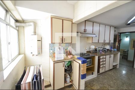 Apartamento à venda com 156m², 3 quartos e 1 vagaÁrea de Serviço