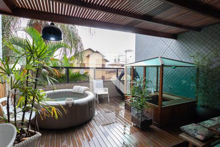 Apartamento à venda com 270m², 4 quartos e 2 vagasCobertura