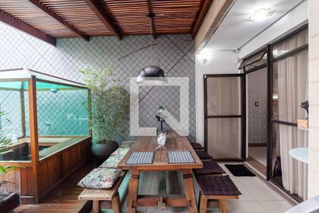 Apartamento à venda com 270m², 4 quartos e 2 vagasCobertura