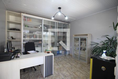Casa à venda com 140m², 2 quartos e 3 vagasEscritório