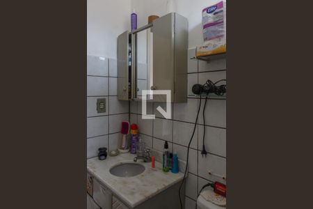 Banheiro de apartamento à venda com 1 quarto, 38m² em Camaquã, Porto Alegre