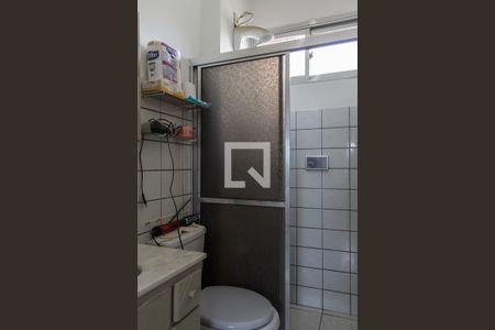Banheiro de apartamento à venda com 1 quarto, 38m² em Camaquã, Porto Alegre
