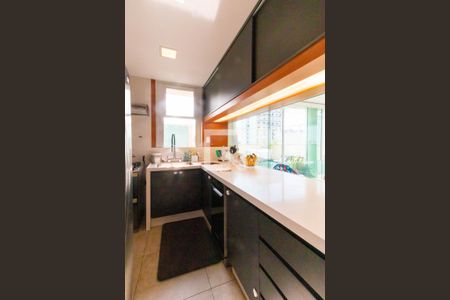 Apartamento à venda com 240m², 3 quartos e 2 vagasCozinha