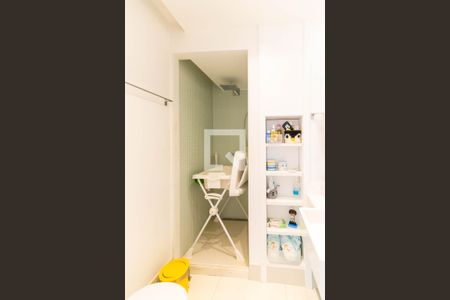 Apartamento à venda com 240m², 3 quartos e 2 vagasBanheiro suíte 2