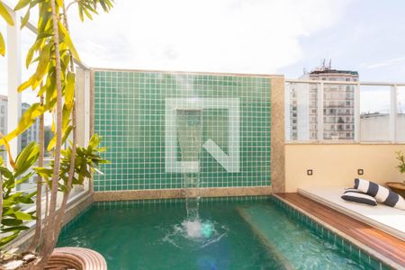 Apartamento à venda com 240m², 3 quartos e 2 vagasCobertura