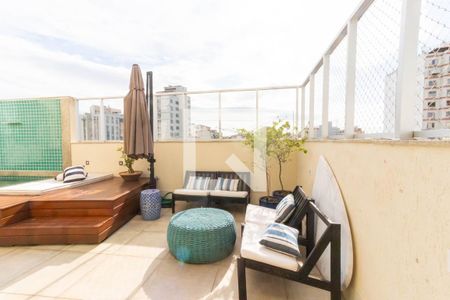 Apartamento à venda com 240m², 3 quartos e 2 vagasCobertura