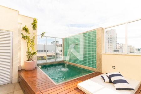 Apartamento à venda com 240m², 3 quartos e 2 vagasCobertura