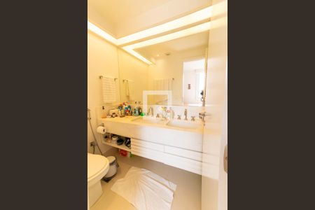 Apartamento à venda com 240m², 3 quartos e 2 vagasBanheiro Suíte 3