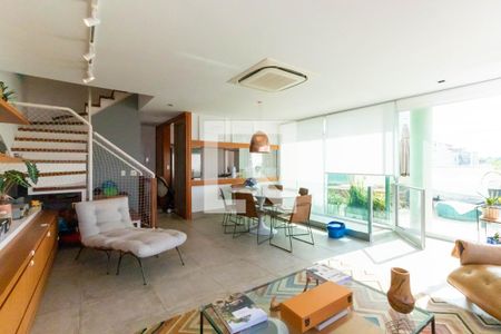 Apartamento à venda com 240m², 3 quartos e 2 vagasSala