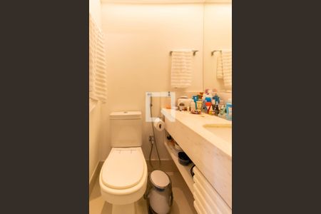 Apartamento à venda com 240m², 3 quartos e 2 vagasBanheiro Suíte 3