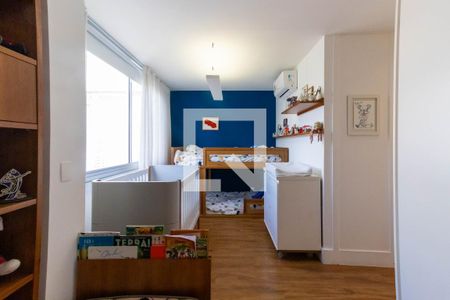 Apartamento à venda com 240m², 3 quartos e 2 vagasSuíte 2