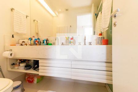 Apartamento à venda com 240m², 3 quartos e 2 vagasBanheiro Suíte 3