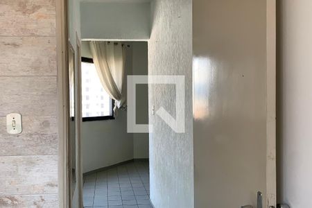 Corredor de apartamento para alugar com 1 quarto, 50m² em Guilhermina, Praia Grande