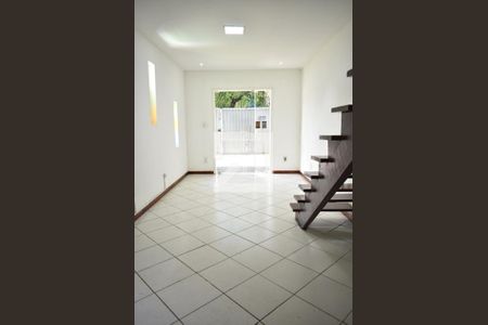 Sala de casa para alugar com 2 quartos, 76m² em Campo Grande, Rio de Janeiro