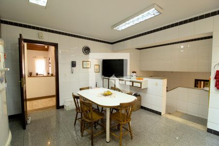 Casa de condomínio para alugar com 550m², 4 quartos e 4 vagas Casa de condomínio para alugar com 550m², 4 quartos e 4 vagasCozinha