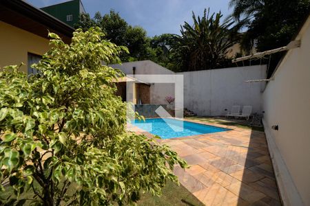 Casa de condomínio para alugar com 550m², 4 quartos e 4 vagas Casa de condomínio para alugar com 550m², 4 quartos e 4 vagasPiscina