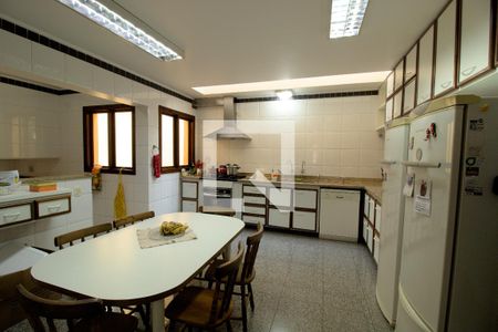 Casa de condomínio para alugar com 550m², 4 quartos e 4 vagas Casa de condomínio para alugar com 550m², 4 quartos e 4 vagasCozinha
