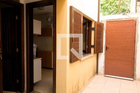 Casa de condomínio para alugar com 550m², 4 quartos e 4 vagas Casa de condomínio para alugar com 550m², 4 quartos e 4 vagasQuartinho e Acesso Lateral