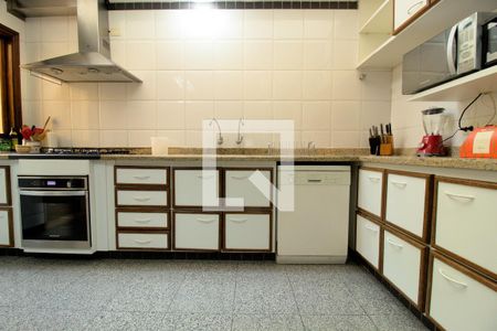 Casa de condomínio para alugar com 550m², 4 quartos e 4 vagas Casa de condomínio para alugar com 550m², 4 quartos e 4 vagasCozinha