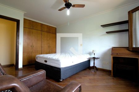 Casa de condomínio para alugar com 550m², 4 quartos e 4 vagas Casa de condomínio para alugar com 550m², 4 quartos e 4 vagasSuíte 4