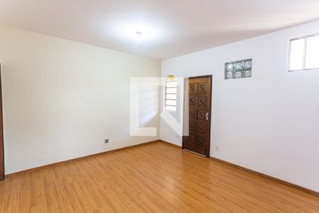 Sala de casa para alugar com 6 quartos, 200m² em Concórdia, Belo Horizonte