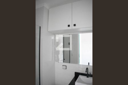 Banheiro de apartamento para alugar com 1 quarto, 30m² em Portão, Curitiba