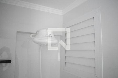 Banheiro de apartamento para alugar com 1 quarto, 30m² em Portão, Curitiba