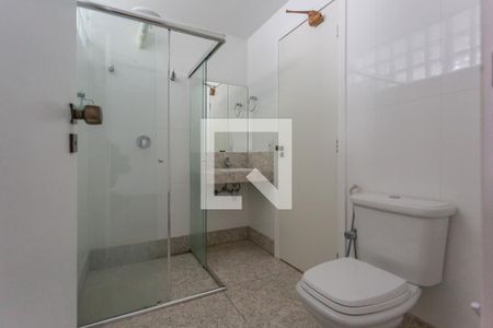 Apartamento à venda com 400m², 4 quartos e 3 vagasBanheiro da Suíte 2